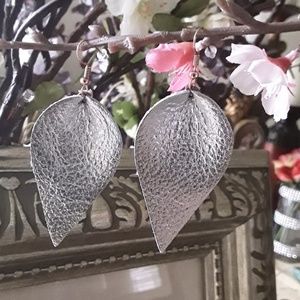 i4 NEW Silver Genuine Leather Leaf-Cut